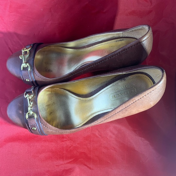 Coach Desaree Brown Leather Pumps Horse-Bit  Sz 7.5 - Picture 2 of 10